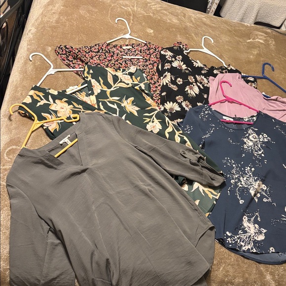 Lot of Maurice’s work wear tops all M except black top is small - Picture 1 of 10